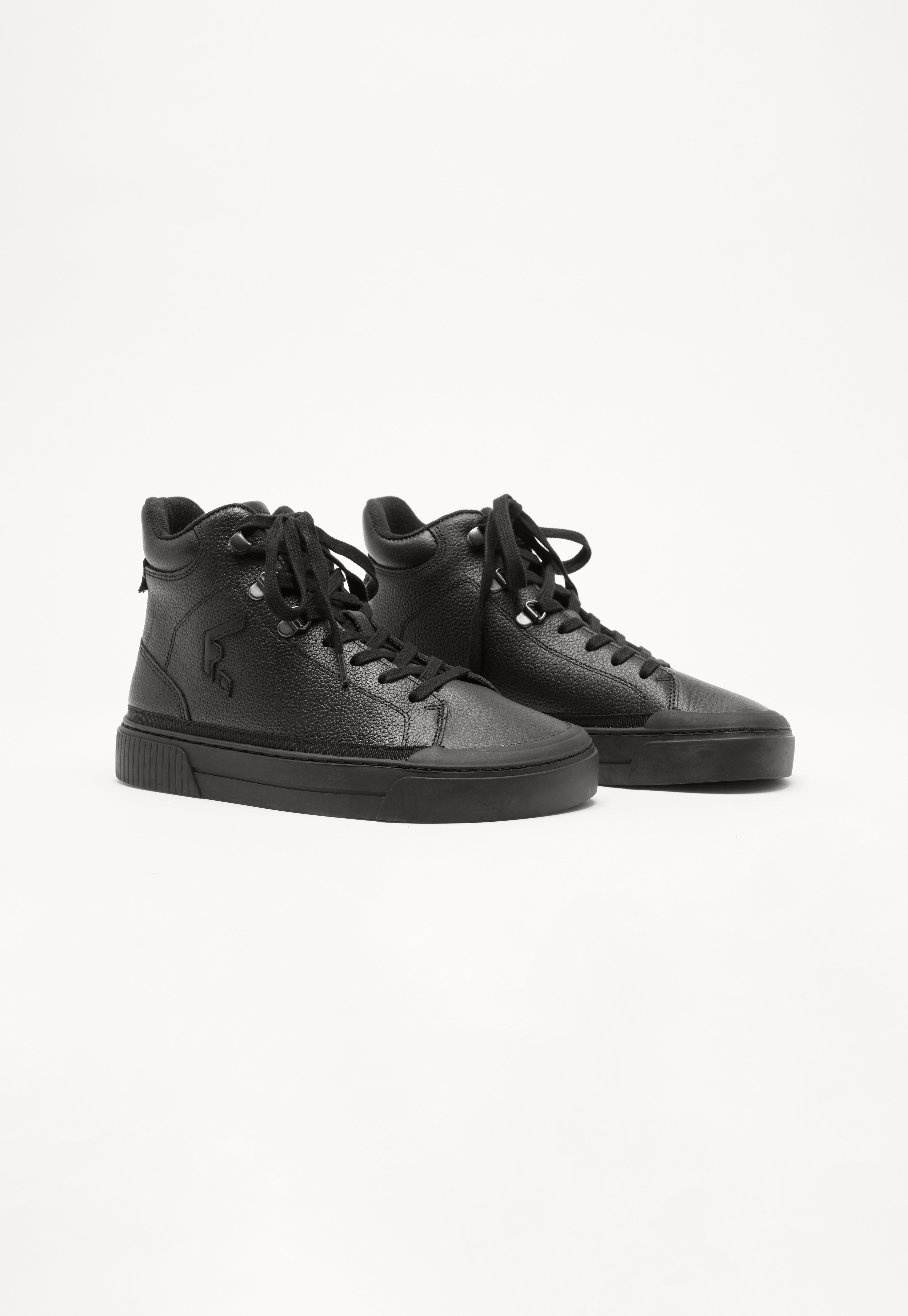 Arcus Storm Rough Black High Top